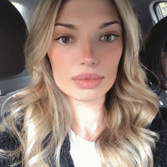 Meet your Posher, Claire - Picture 1 of 1